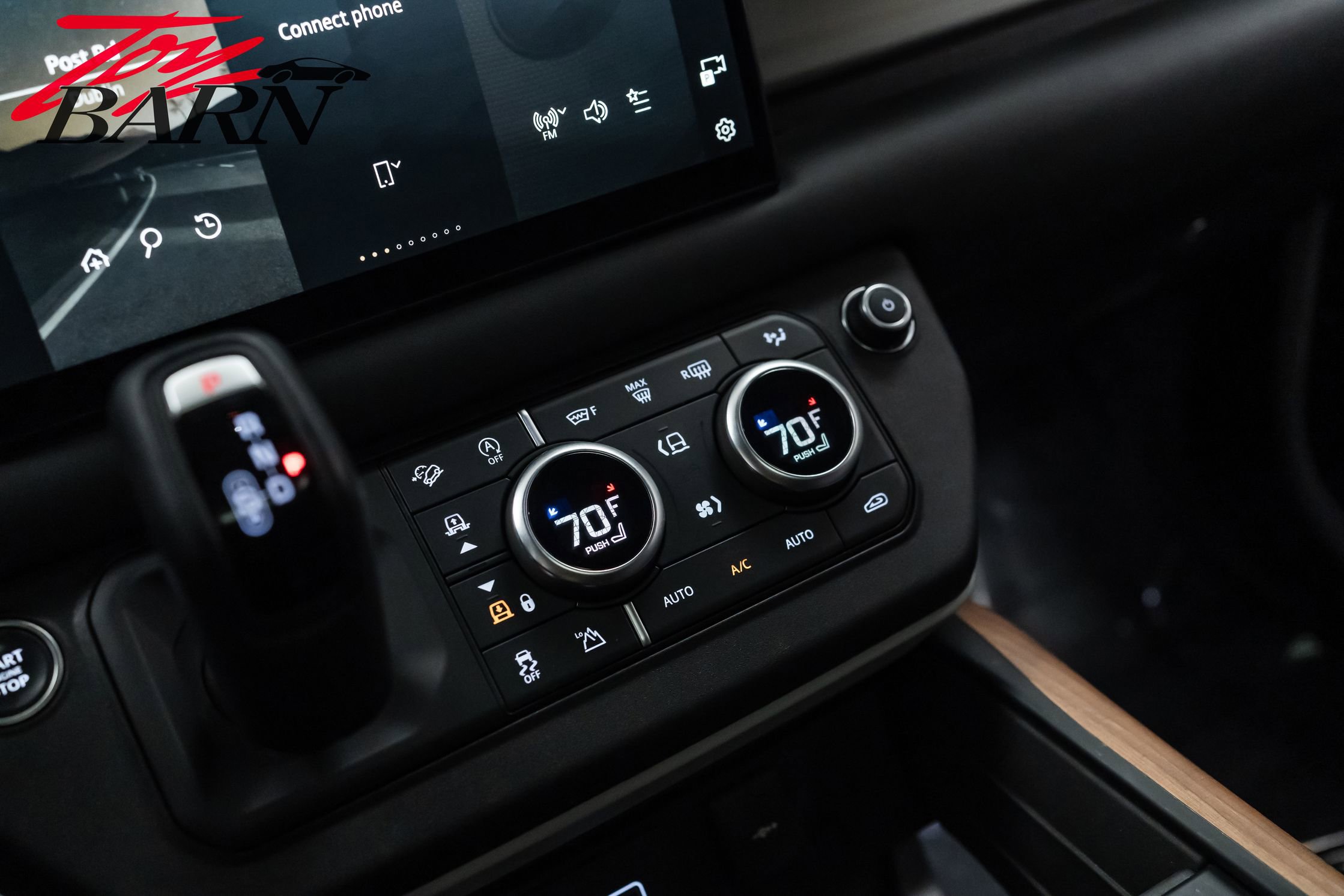 Used 2023 Land Rover Defender 130 SE image 39