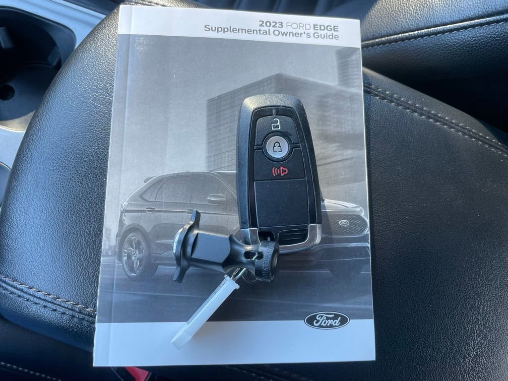 Used 2023 Ford Edge SEL image 44