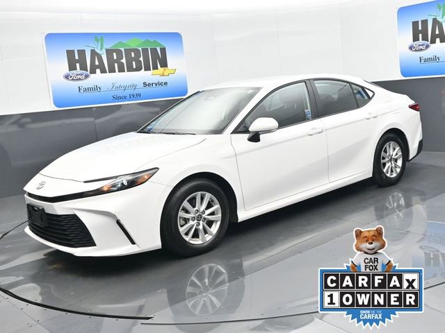 Used 2025 Toyota Camry LE image 1