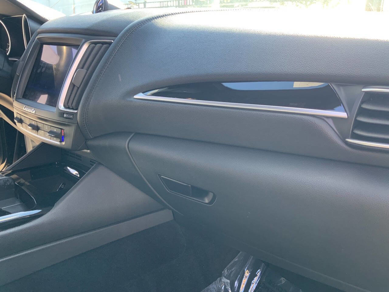 Used 2019 Maserati Levante AWD/4WD image 33