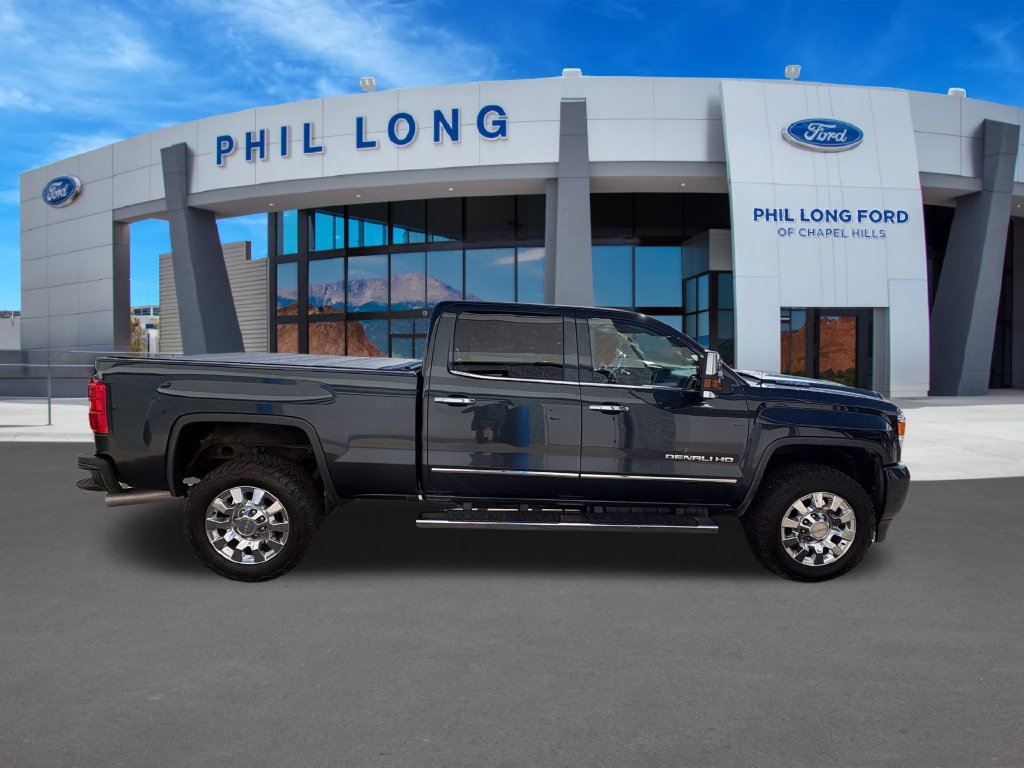 Used 2019 GMC Sierra 2500 Denali w/ Duramax Plus Package AWD/4WD image 7