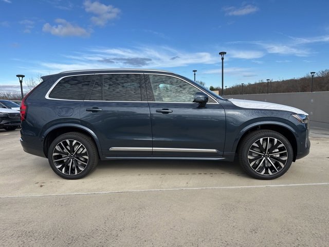 New 2026 Volvo XC90 B6 Plus w/ Protection Package Premier image 8