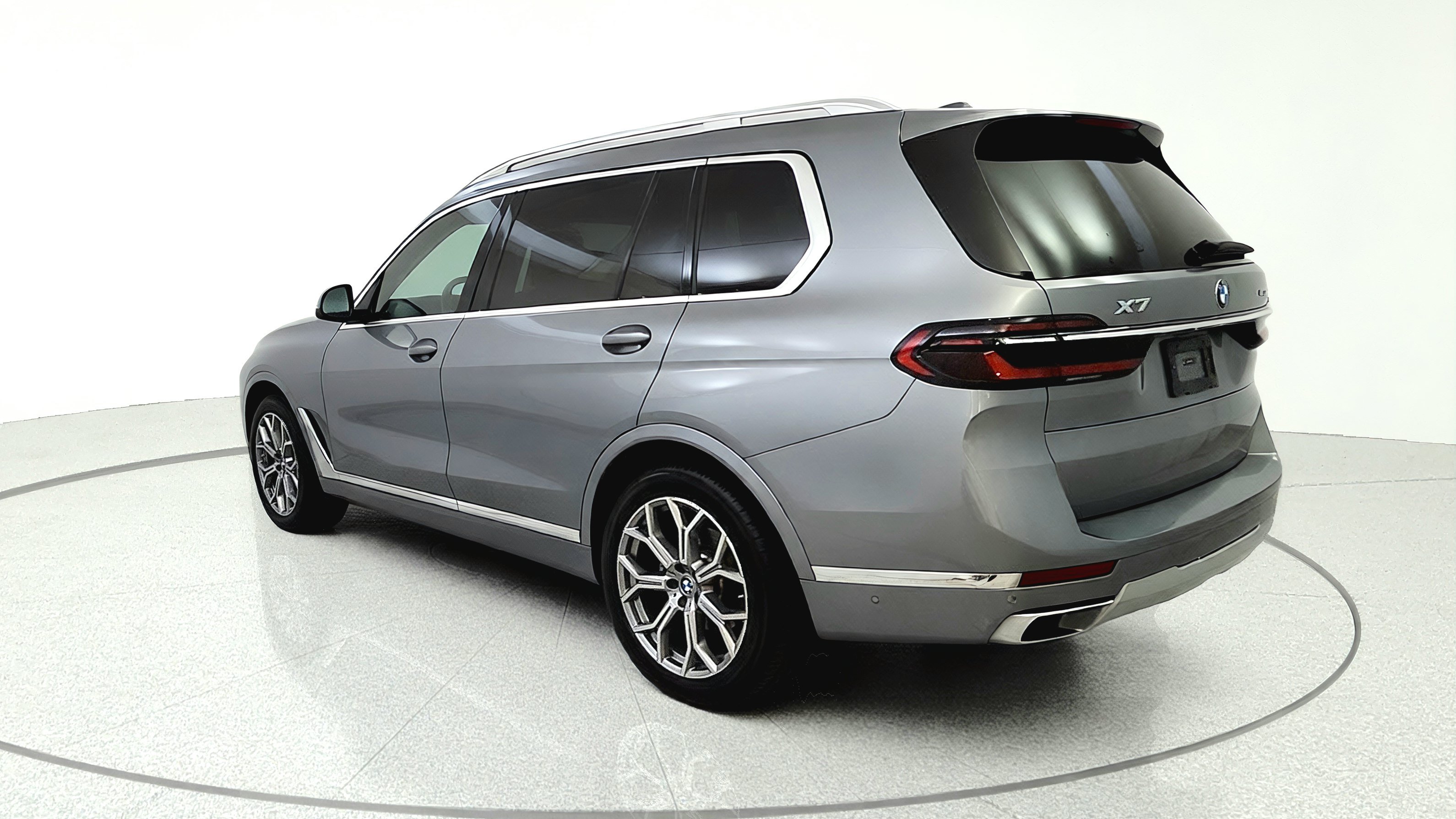 Used 2025 BMW X7 xDrive40i AWD/4WD image 5