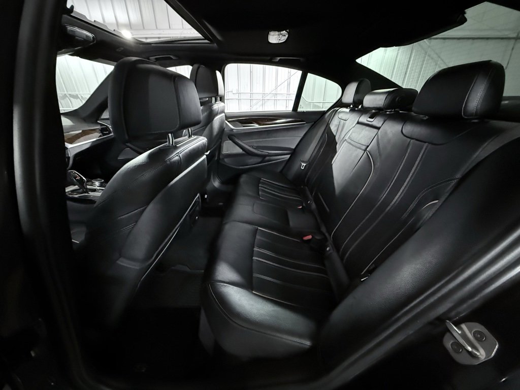 Used 2017 BMW 540i xDrive image 22