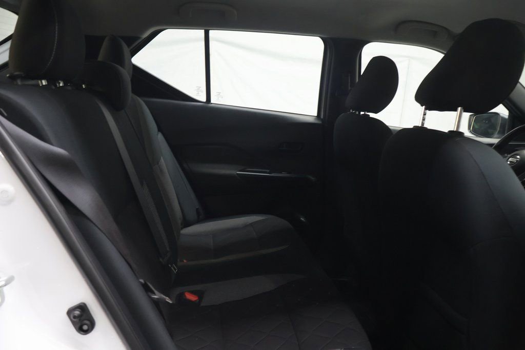 Used 2020 Nissan Kicks S image 12
