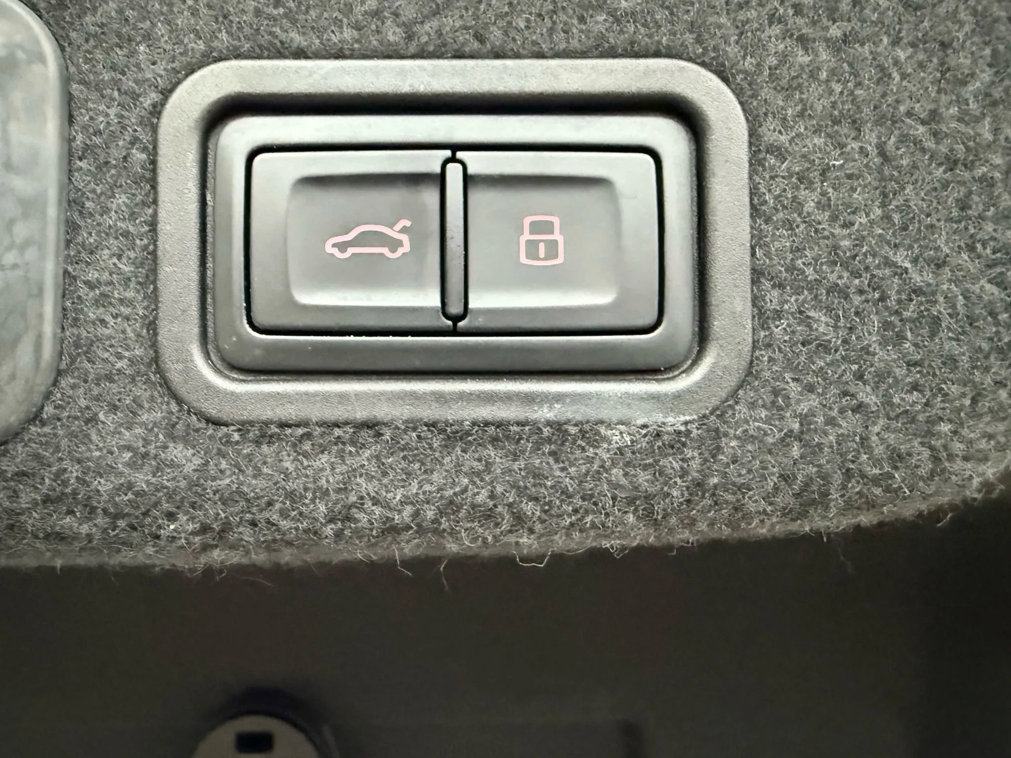 Used 2017 Audi A8 L 4.0T image 15