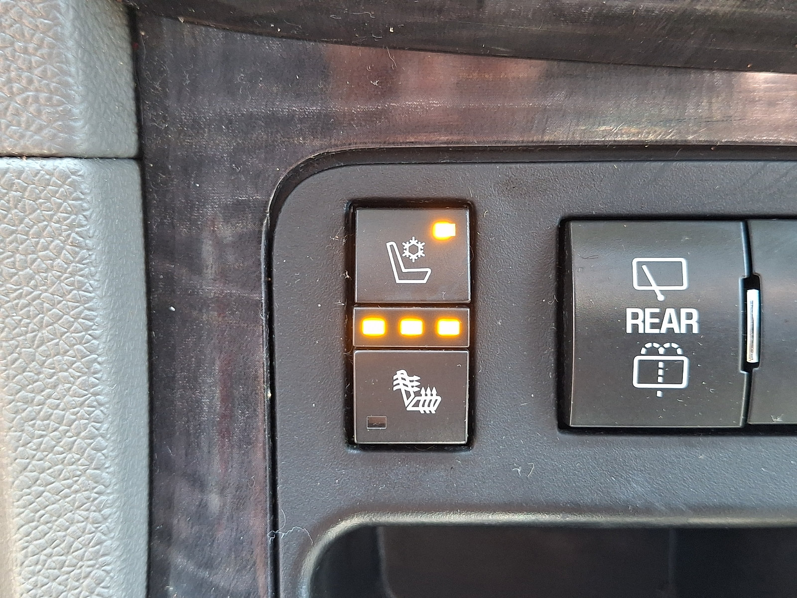 Used 2017 Buick Enclave Premium w/ Experience Buick Package FWD image 23
