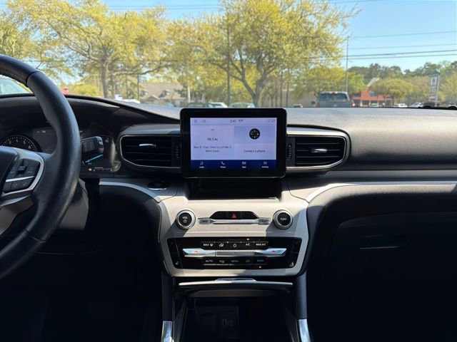 Used 2023 Ford Explorer XLT w/ Equipment Group 202A image 21