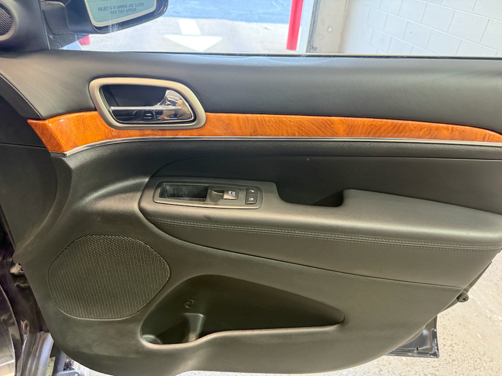 Used 2012 Jeep Grand Cherokee Overland AWD/4WD image 20