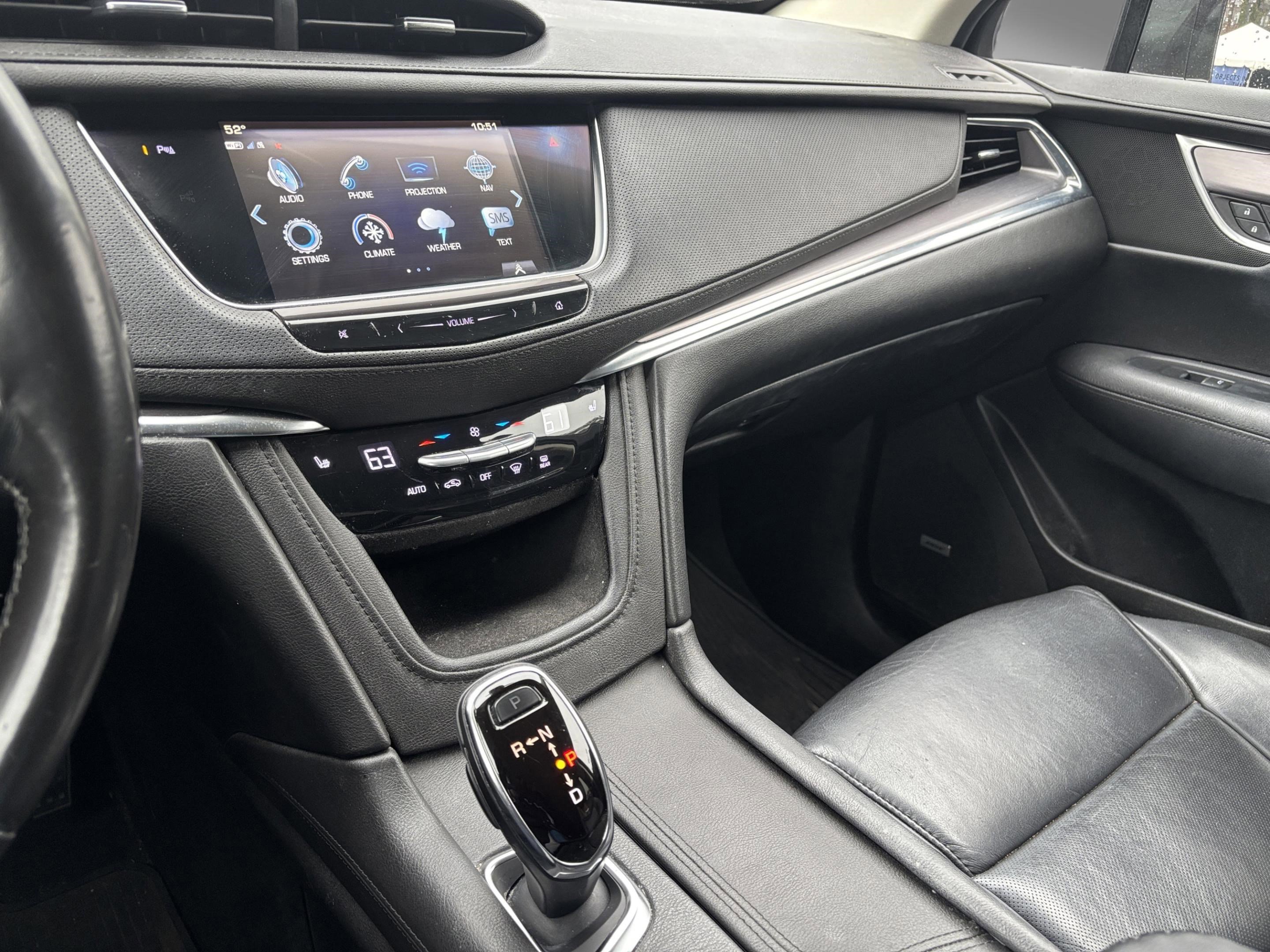 Used 2018 Cadillac XT5 Luxury w/ Driver Awareness Package image 11