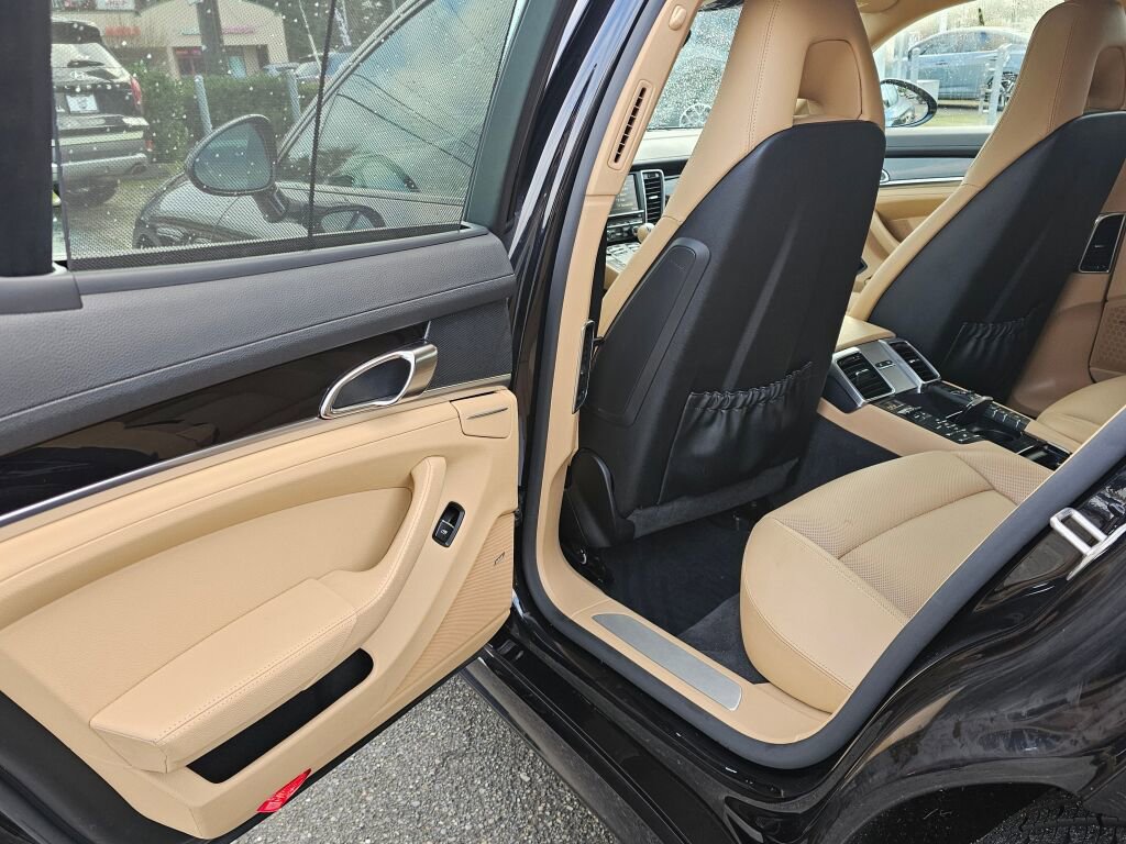 Used 2016 Porsche Panamera 4S image 14