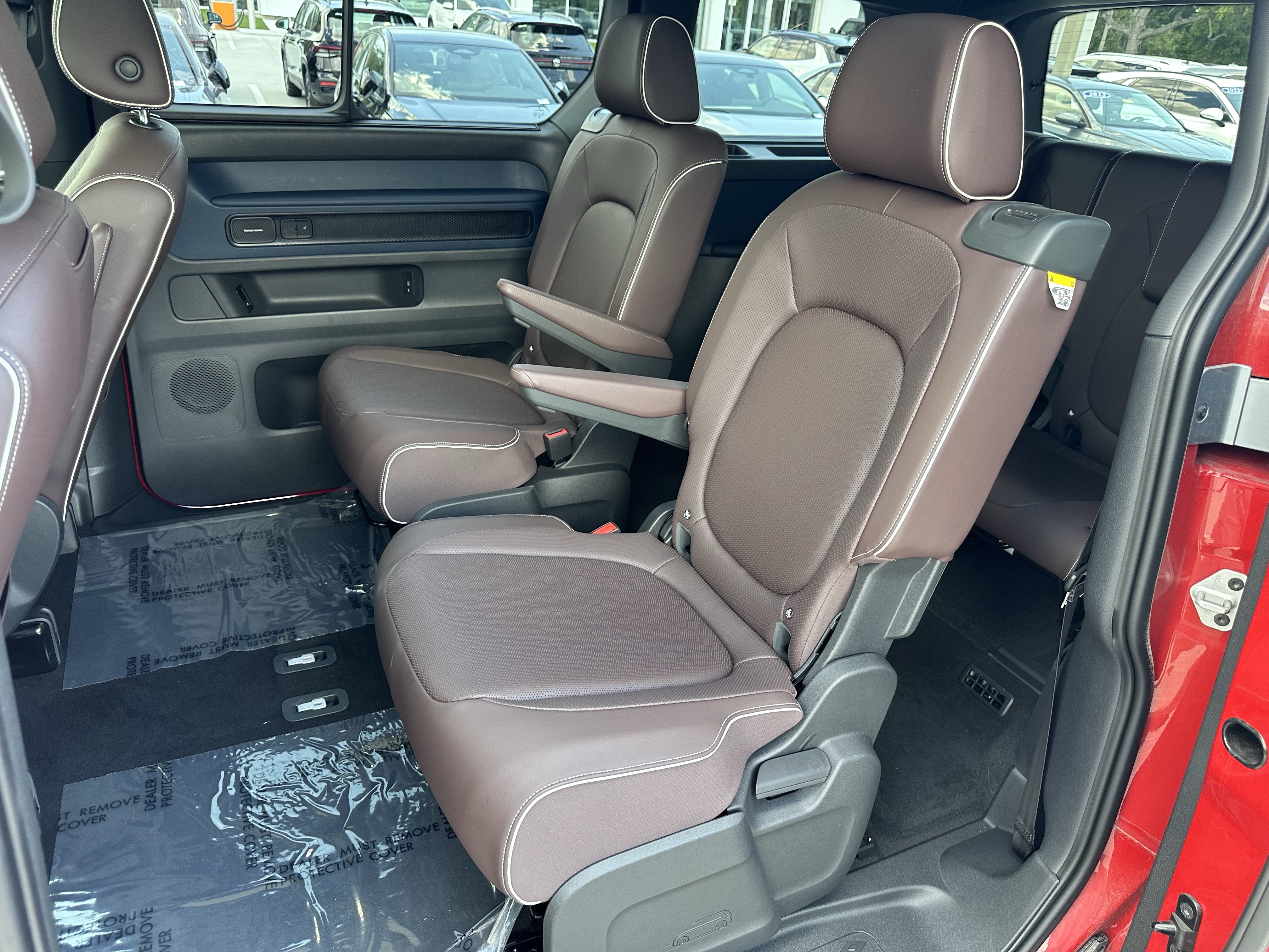 Certified 2025 Volkswagen ID. Buzz Pro S Plus AWD/4WD image 13