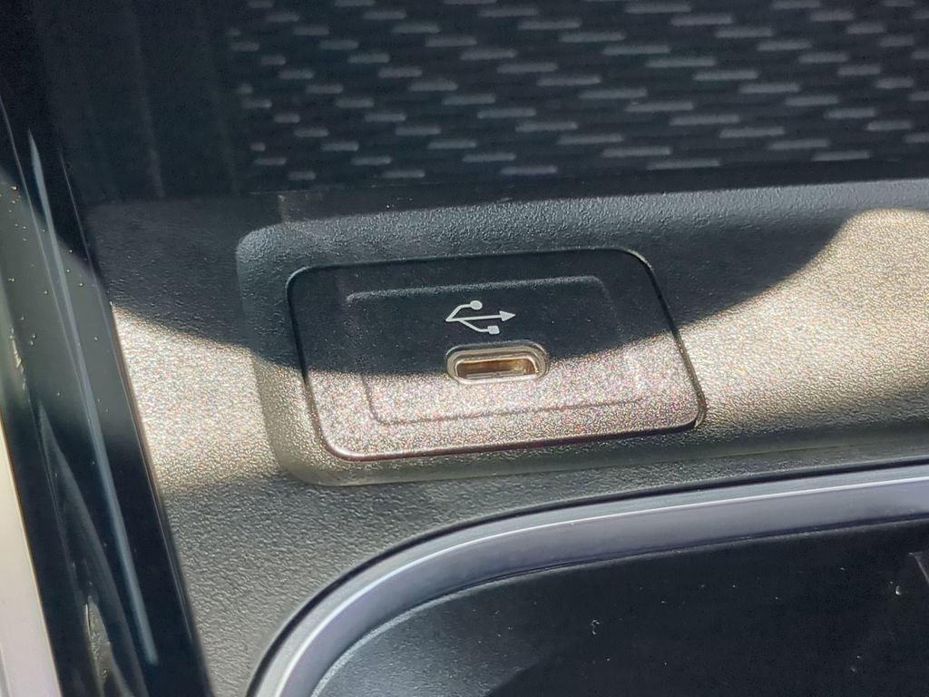 Used 2024 Mercedes-Benz EQB 250+ image 9