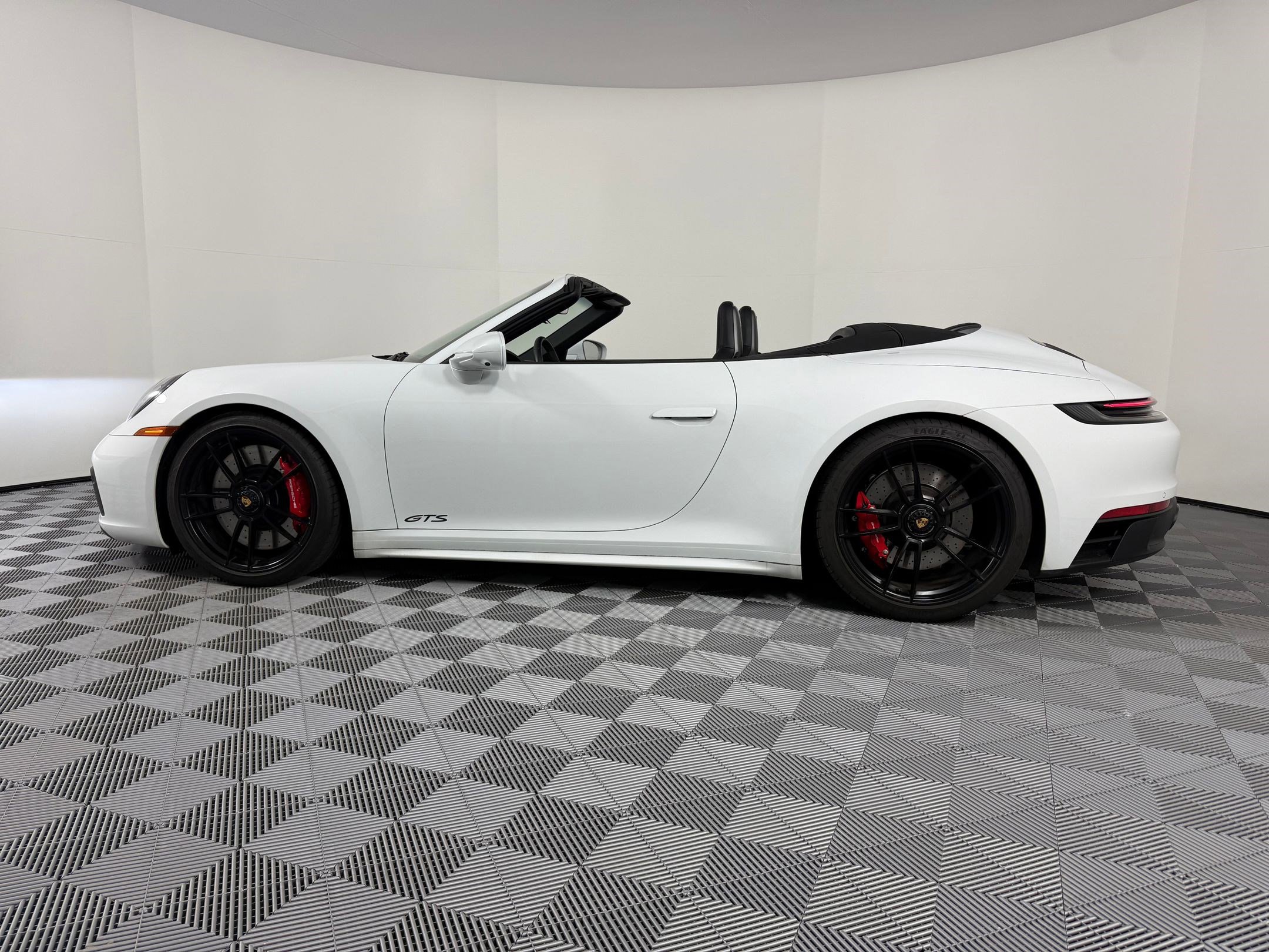 Certified 2022 Porsche 911 Carrera GTS image 2