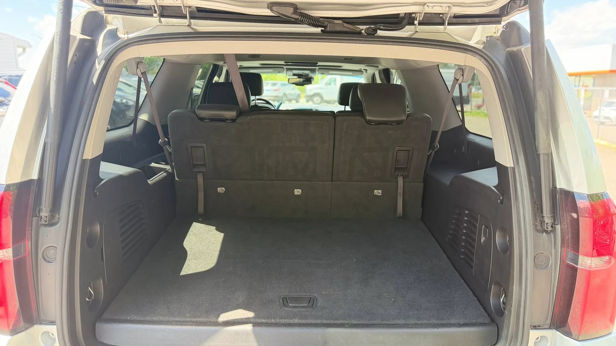 Used 2016 Chevrolet Suburban LT AWD/4WD image 36