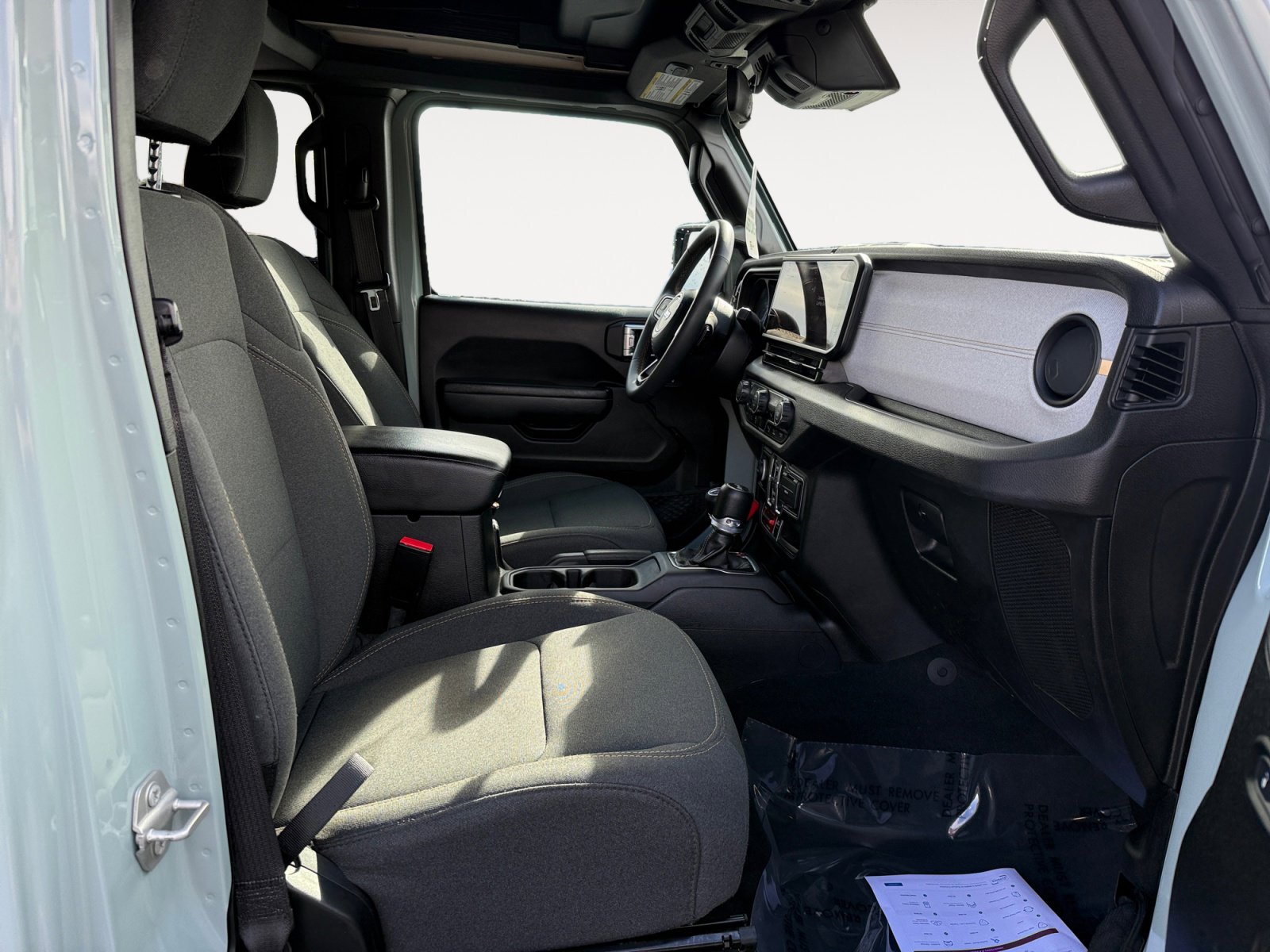 Used 2024 Jeep Wrangler Unlimited image 19