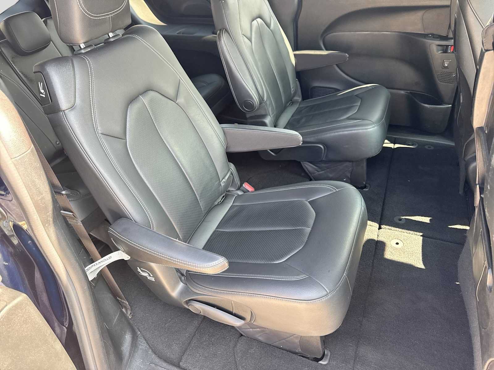 Used 2018 Chrysler Pacifica Touring-L Plus FWD image 19