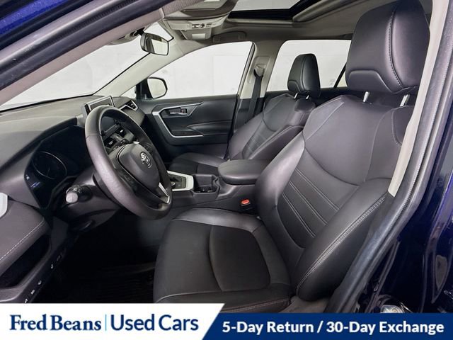 Used 2022 Toyota RAV4 XLE Premium image 21