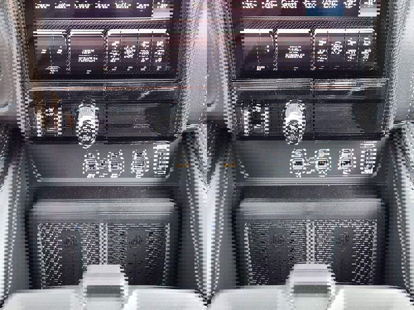 New 2026 RAM 2500 Limited image 32