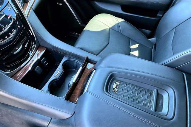 Used 2016 Cadillac Escalade Luxury AWD/4WD image 18