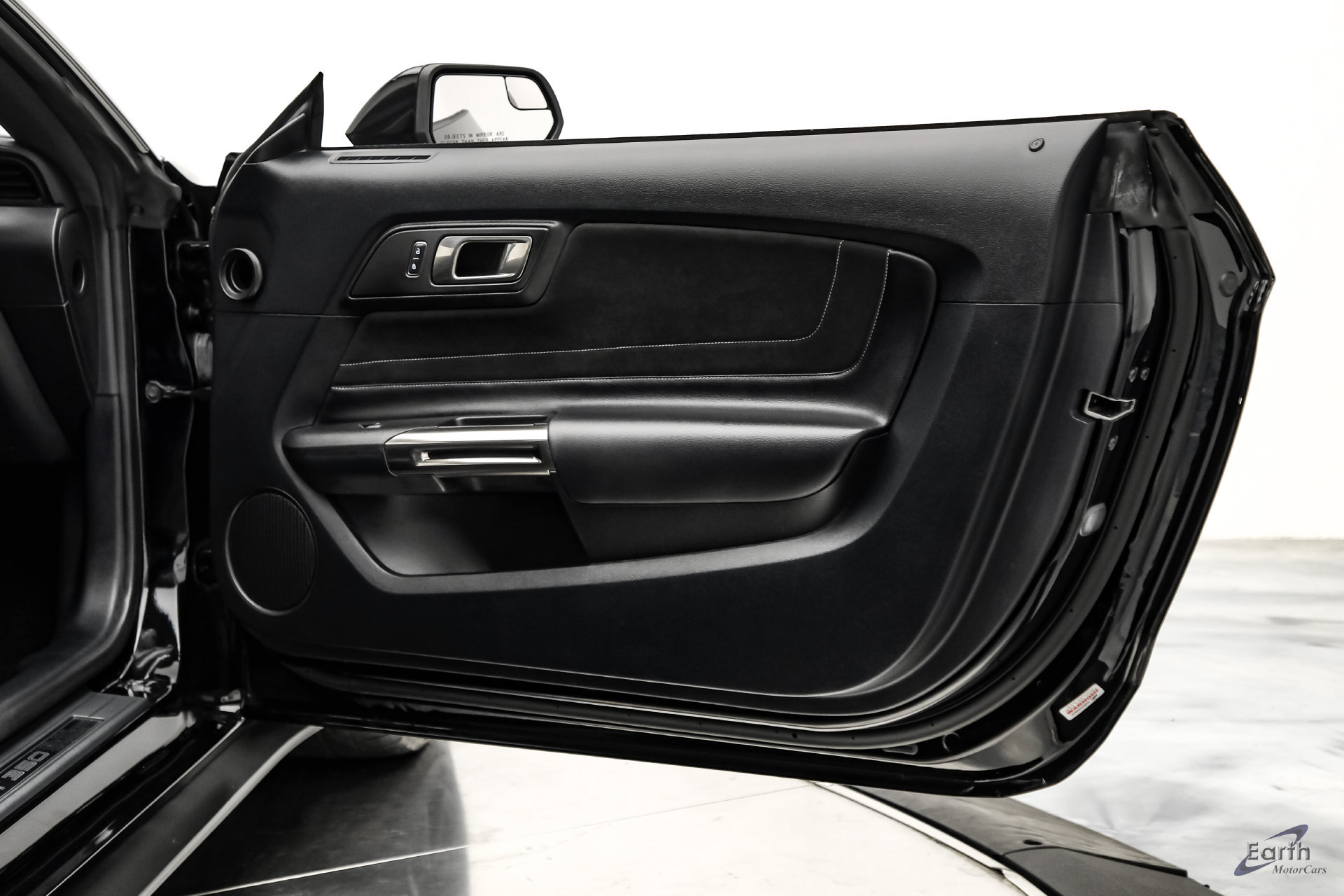 Used 2015 Ford Mustang Shelby GT350 RWD image 82
