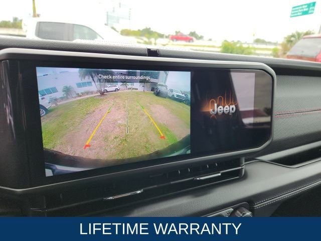 Used 2024 Jeep Wrangler Unlimited Rubicon image 3