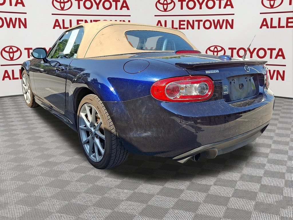 Used 2009 MAZDA MX-5 Miata Grand Touring w/ Premium Pkg RWD image 4