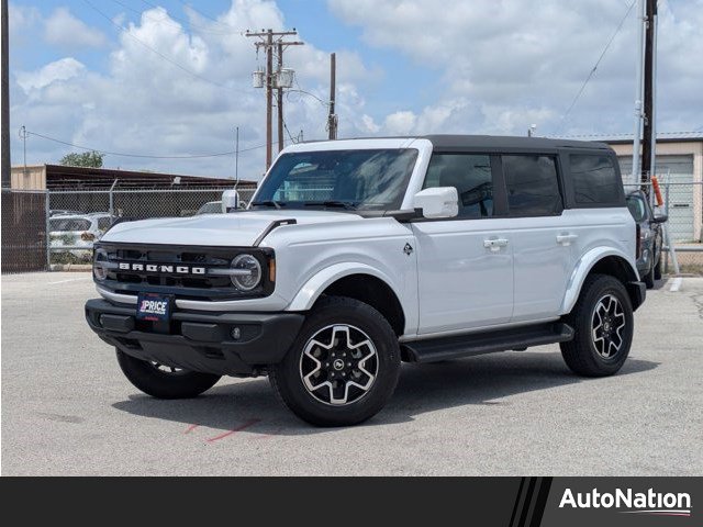 Used 2025 Ford Bronco Outer Banks AWD/4WD image 1