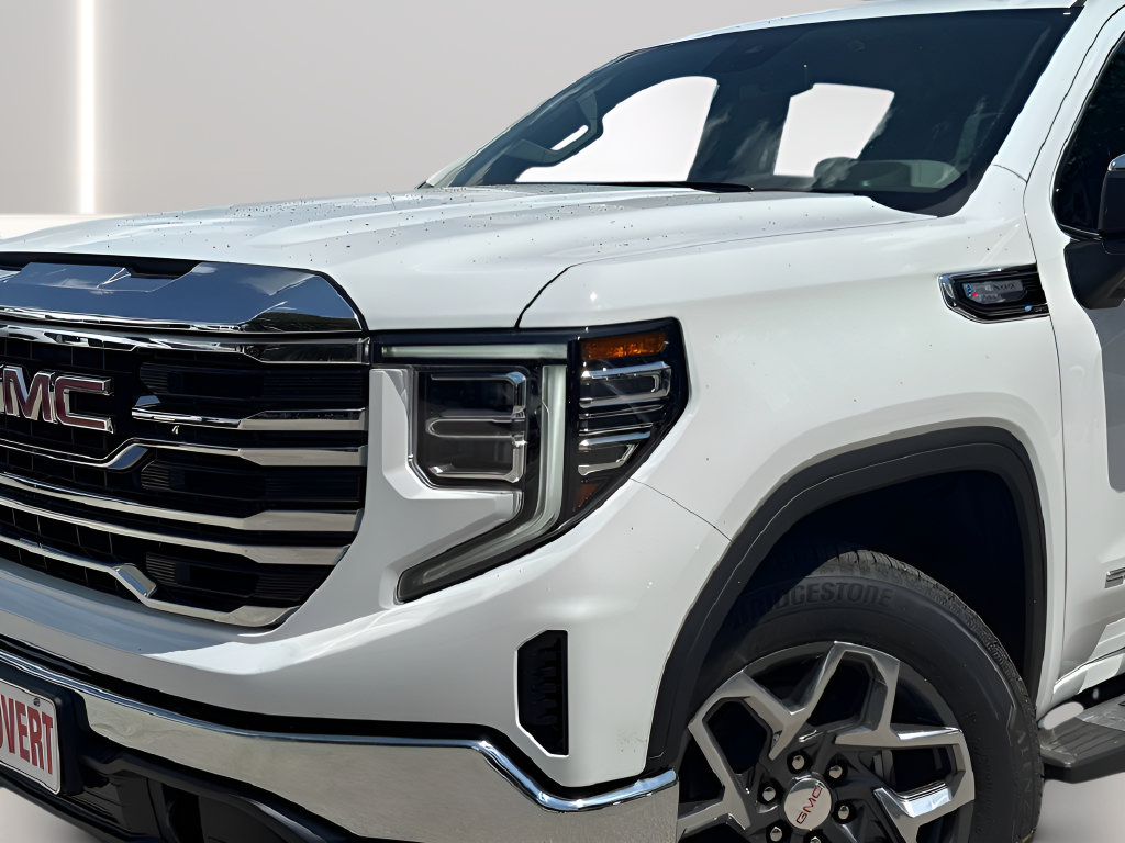New 2026 GMC Sierra 1500 SLT RWD image 3