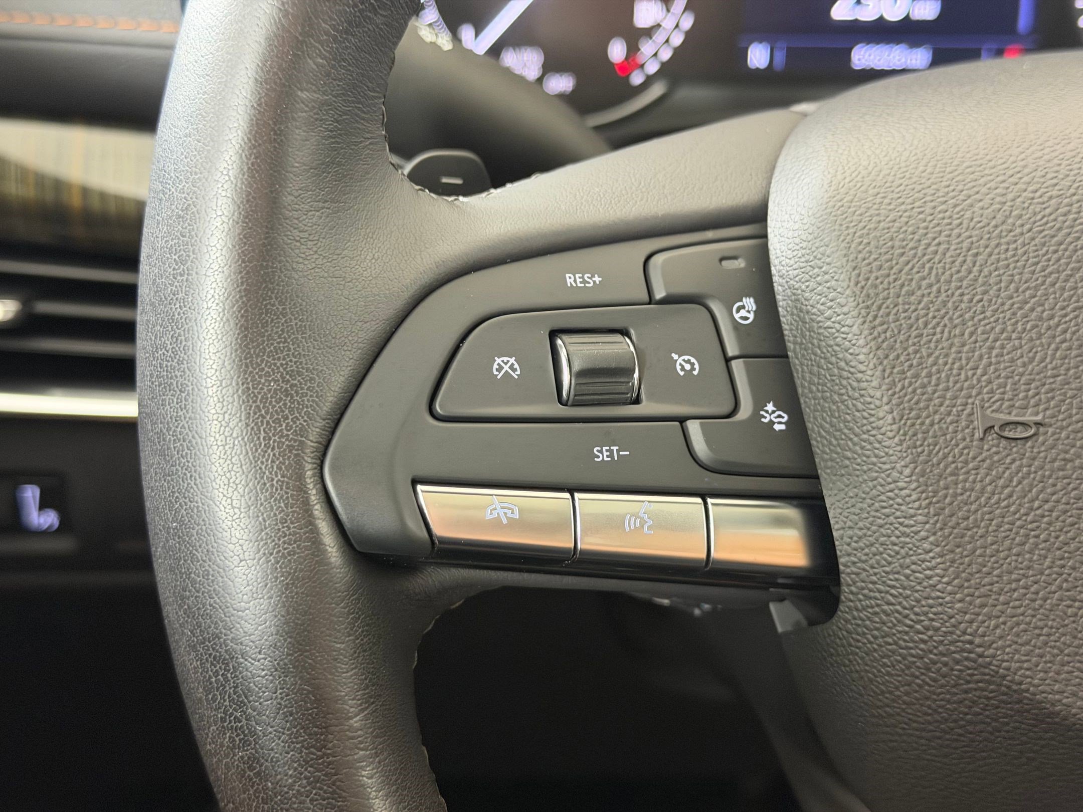 Used 2022 Cadillac XT4 Premium Luxury FWD image 16