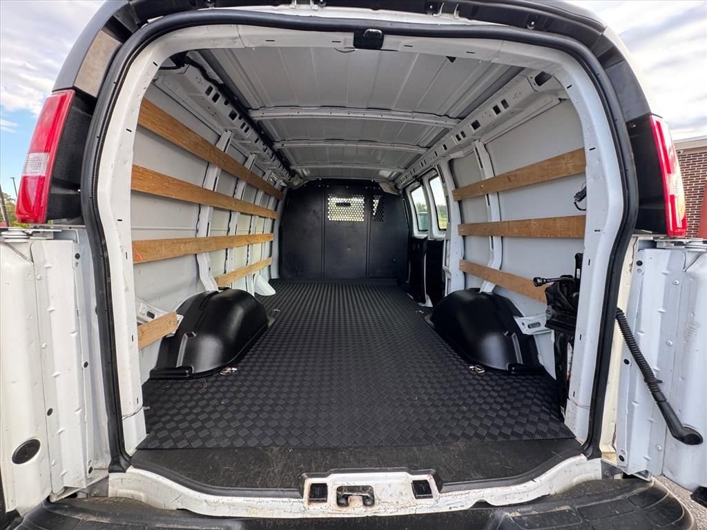 Used 2023 Chevrolet Express 2500 w/ Driver Convenience Package RWD image 10