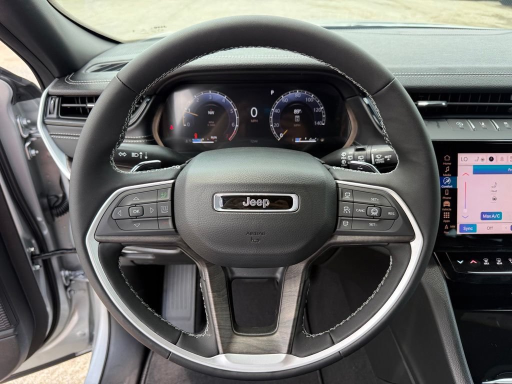 New 2026 Jeep Grand Cherokee L 4WD image 13