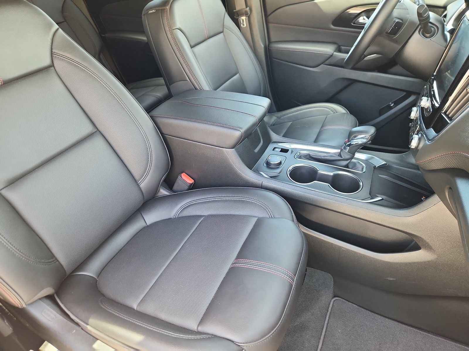 Used 2023 Chevrolet Traverse RS AWD/4WD image 16