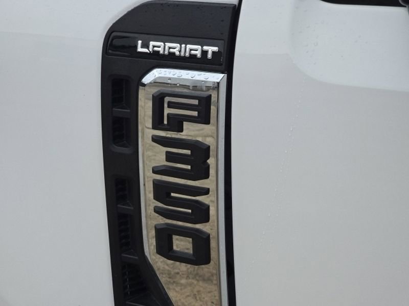 Used 2025 Ford F350 Lariat w/ Lariat Ultimate Package image 9