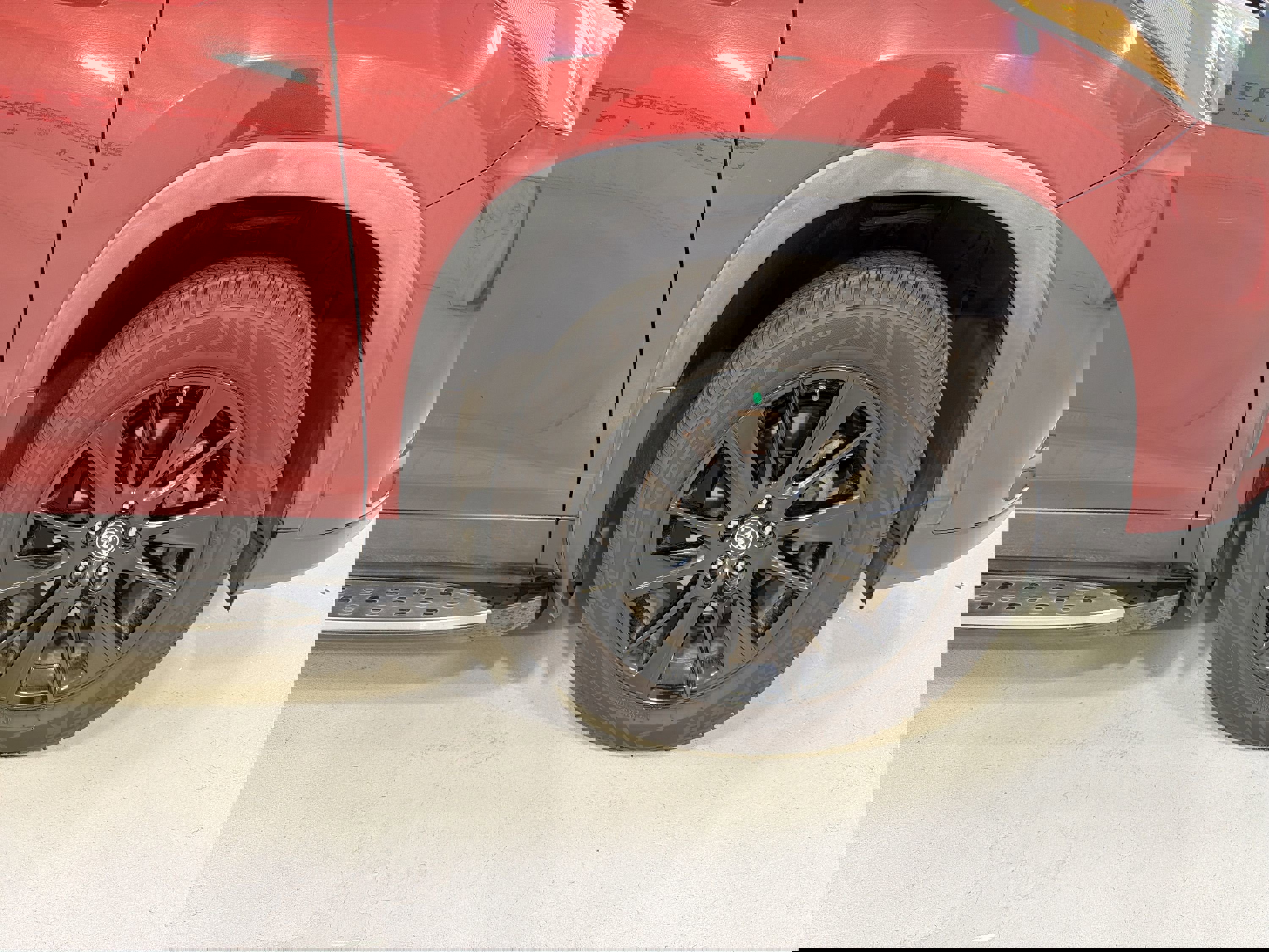 Used 2019 Toyota Highlander SE image 31