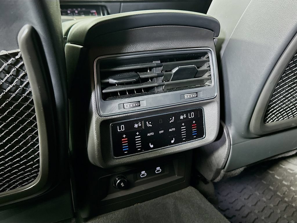 Used 2023 Audi SQ8 Prestige w/ Prestige Package AWD/4WD image 4