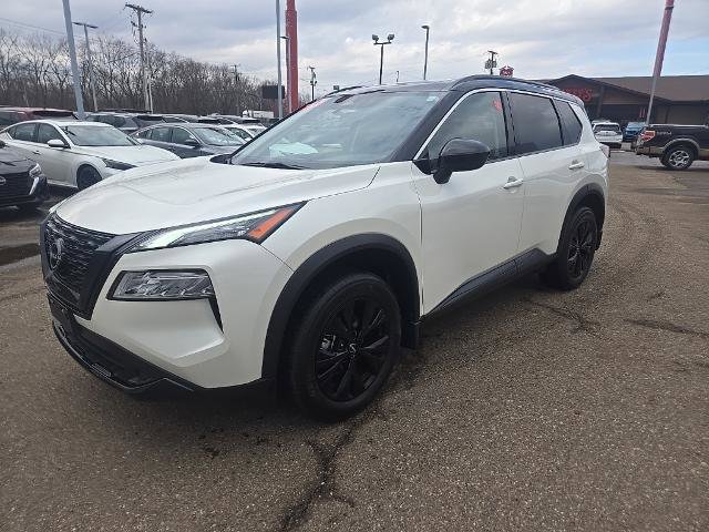 Certified 2023 Nissan Rogue SV w/ SV Premium B Package image 3