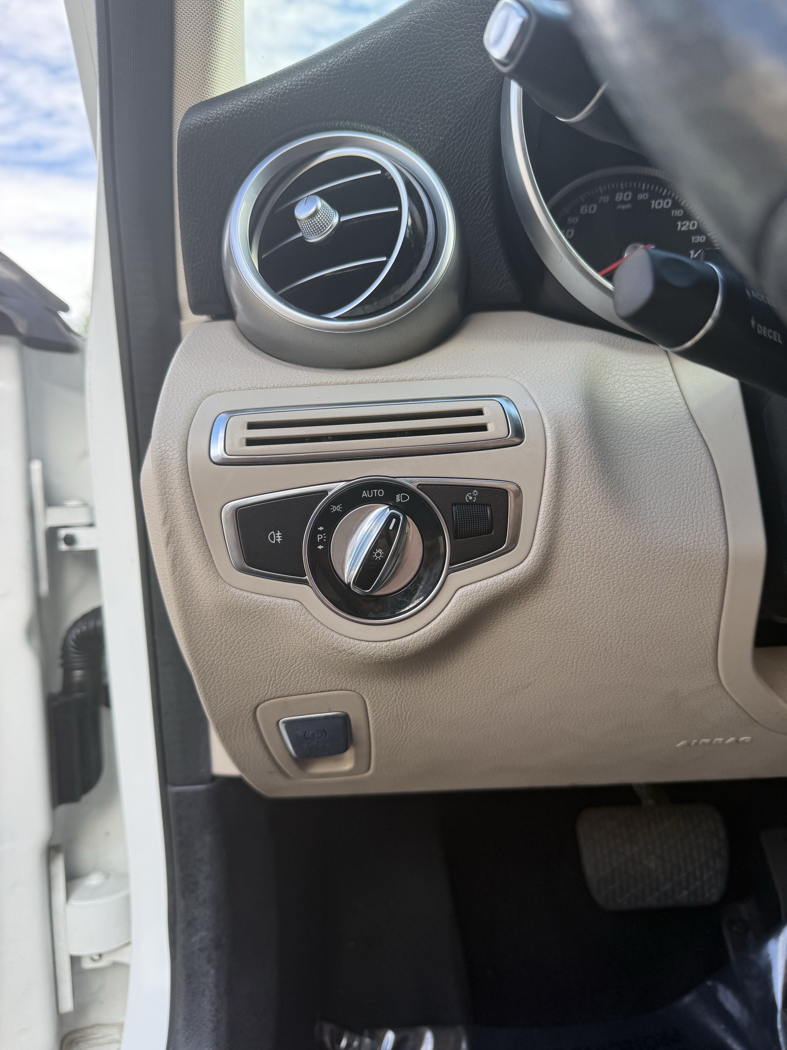 Used 2016 Mercedes-Benz C 300 4MATIC Sedan image 16
