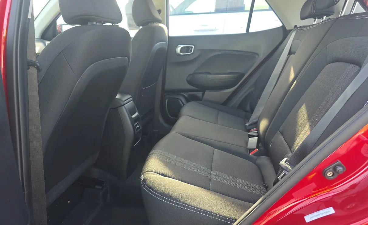 Used 2026 Hyundai Venue SEL FWD image 7