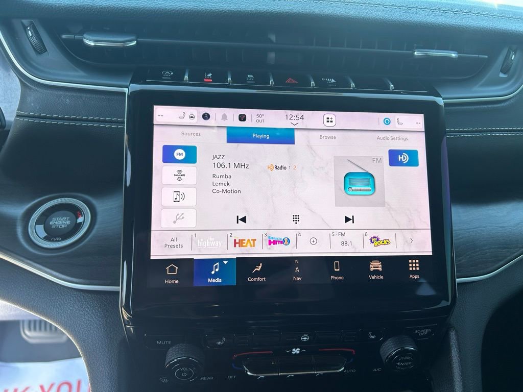 Used 2023 Jeep Grand Cherokee L Limited image 28