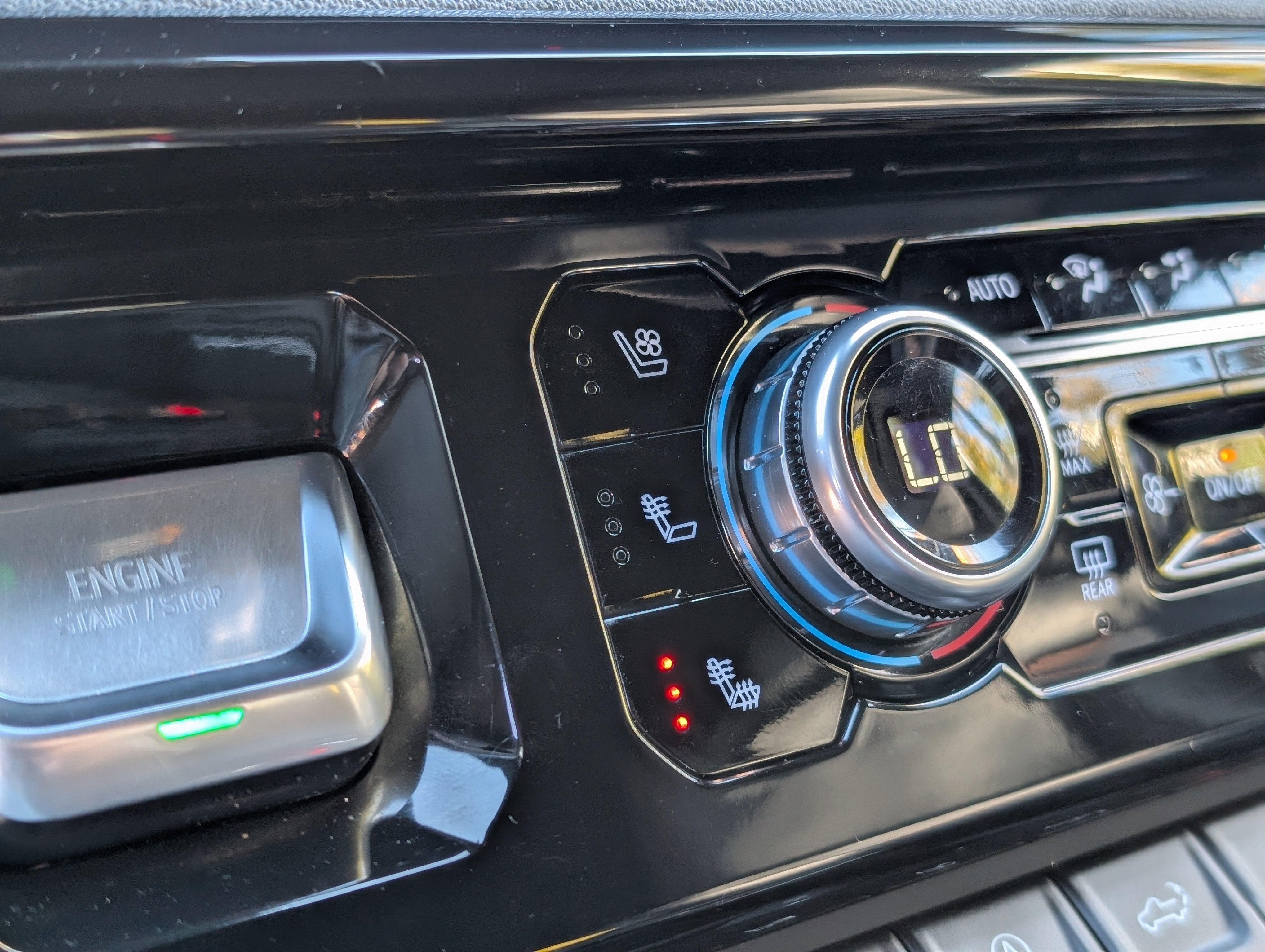 Used 2024 GMC Sierra 1500 AT4 w/ AT4 Premium Package image 4