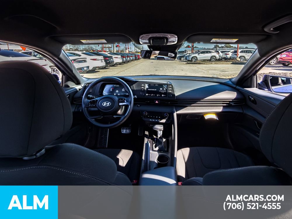 Used 2025 Hyundai Elantra Sport image 18