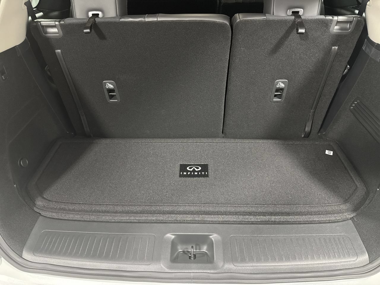 Certified 2026 INFINITI QX60 Luxe w/ Cargo Package AWD/4WD image 32
