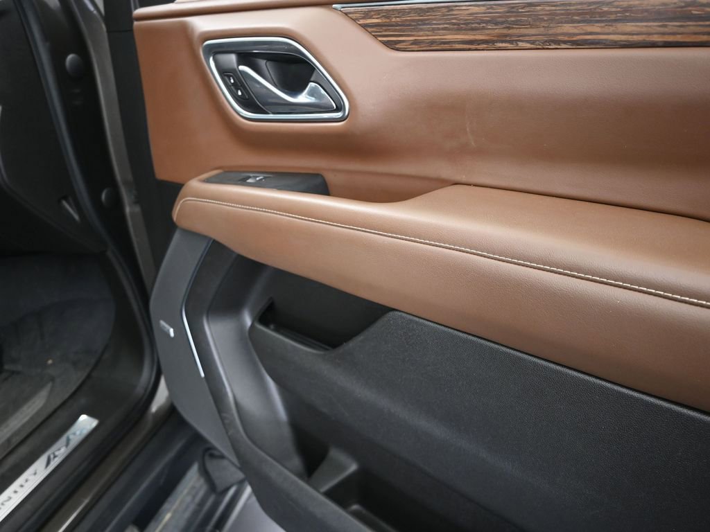 Used 2021 Chevrolet Tahoe High Country w/ Premium Package image 23