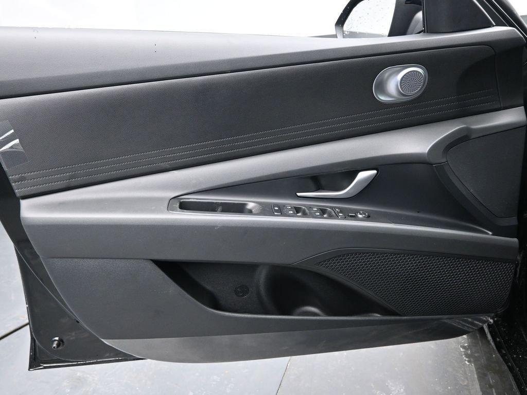 New 2026 Hyundai Elantra Blue image 25