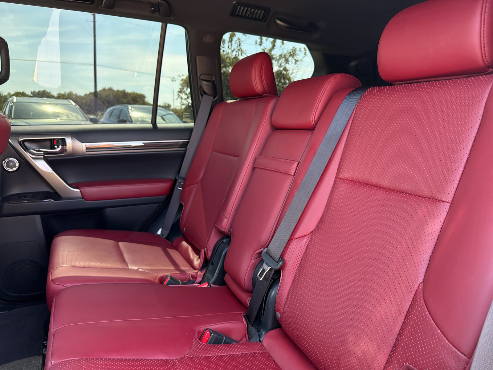Used 2020 Lexus GX 460 Luxury w/ Accessory Package AWD/4WD image 26