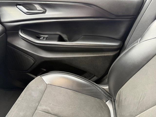 Certified 2023 Jeep Grand Cherokee L Laredo image 30