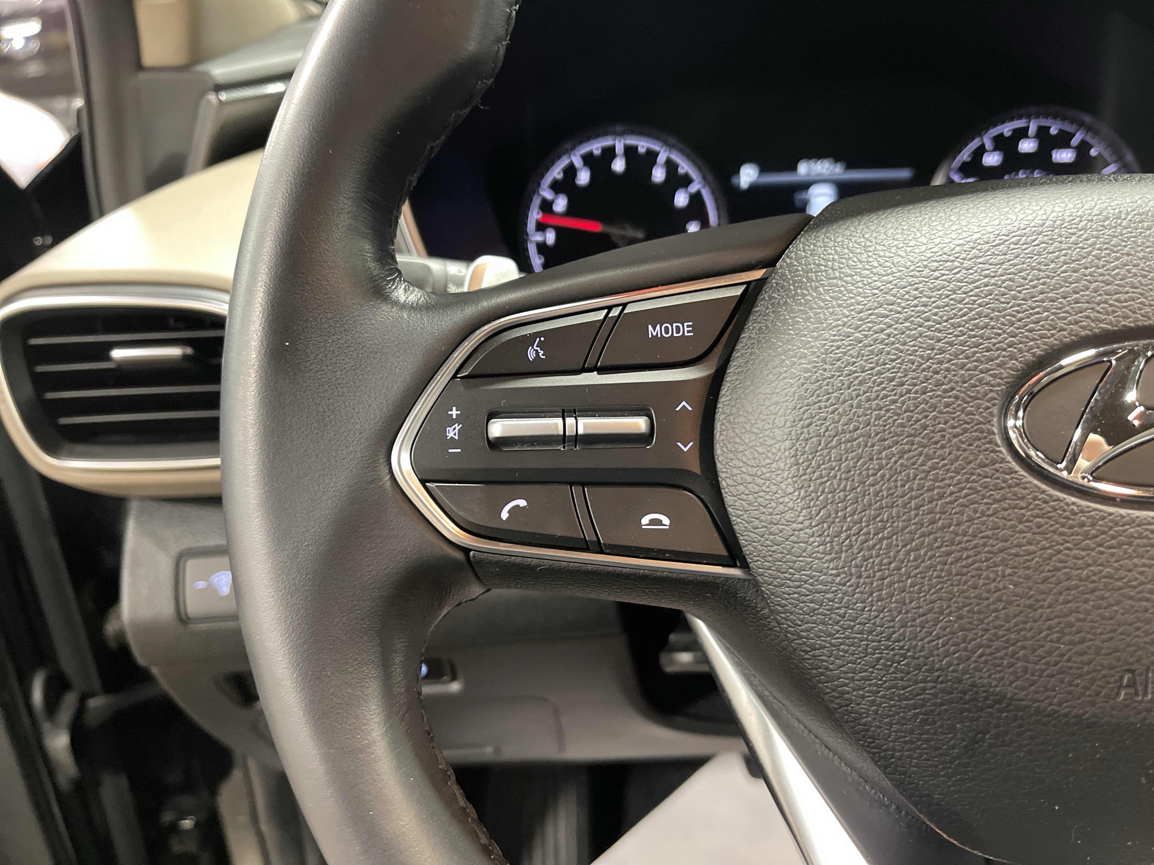 Used 2023 Hyundai Santa Fe SEL image 17