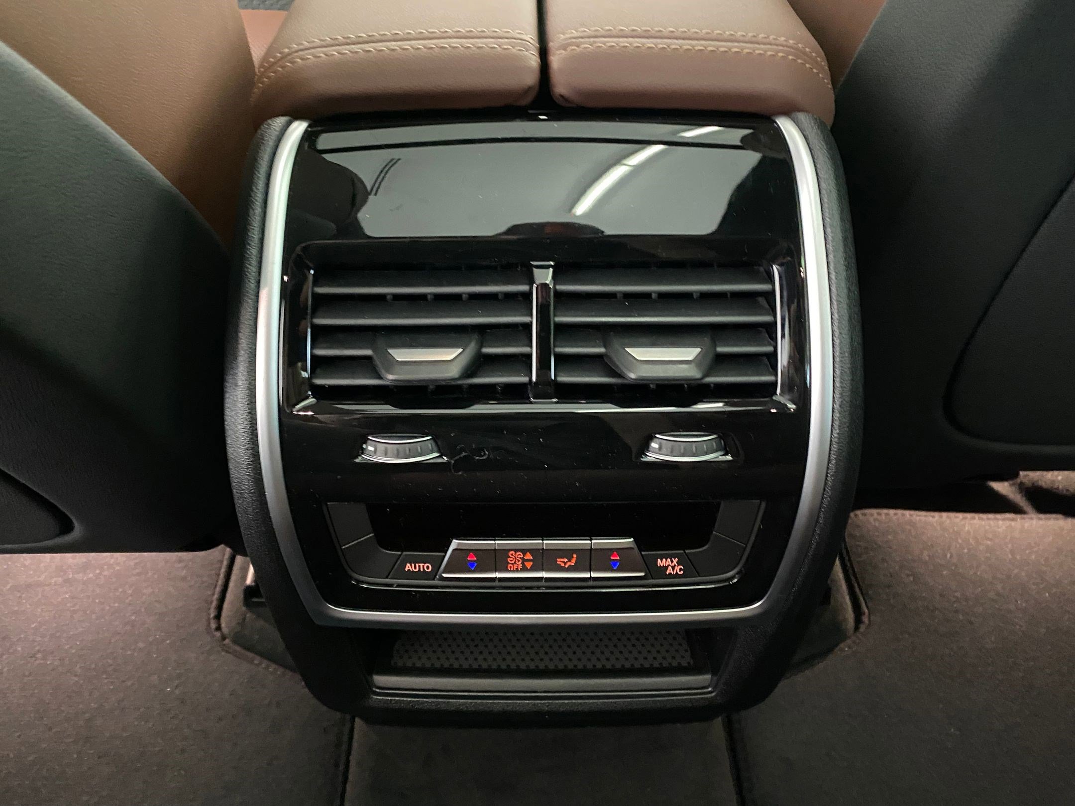 New 2026 BMW X5 xDrive50e w/ Premium Package image 30