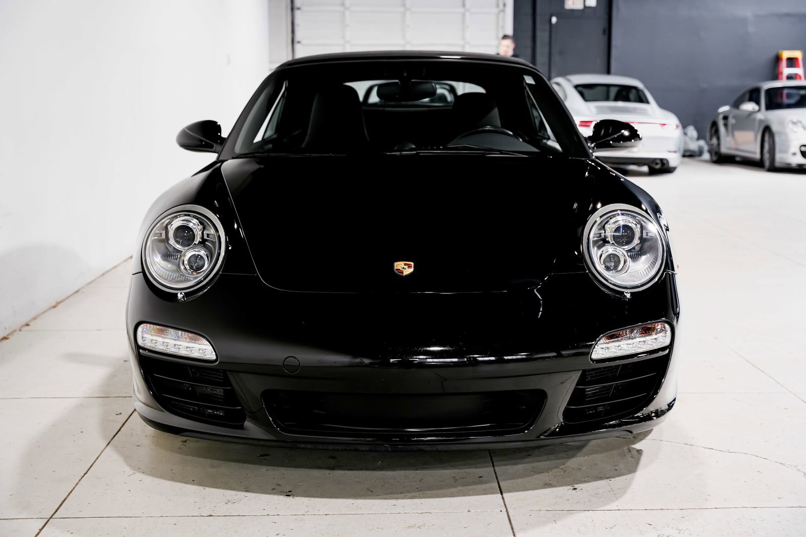 Used 2009 Porsche 911 Carrera RWD image 5